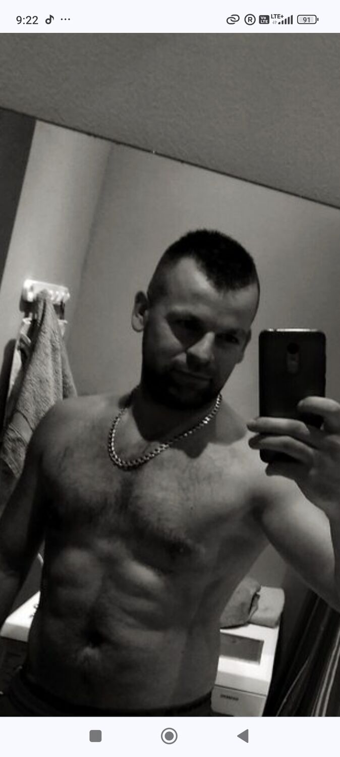  43490550  Vladimir, 38 ,    