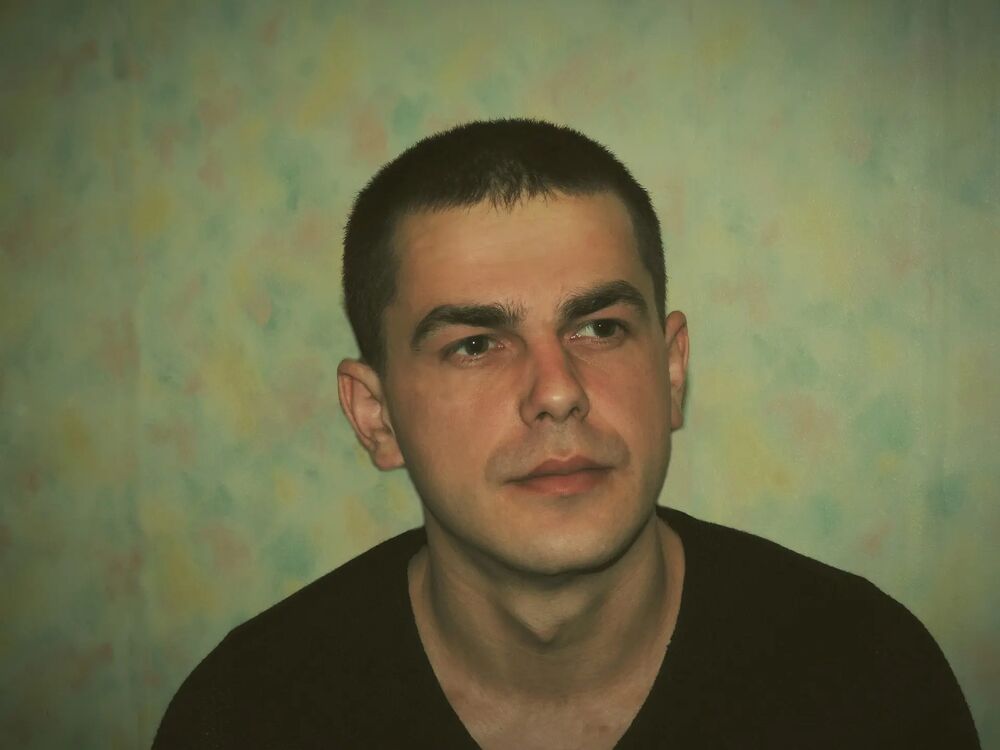  ,   Denis, 32 ,   ,   