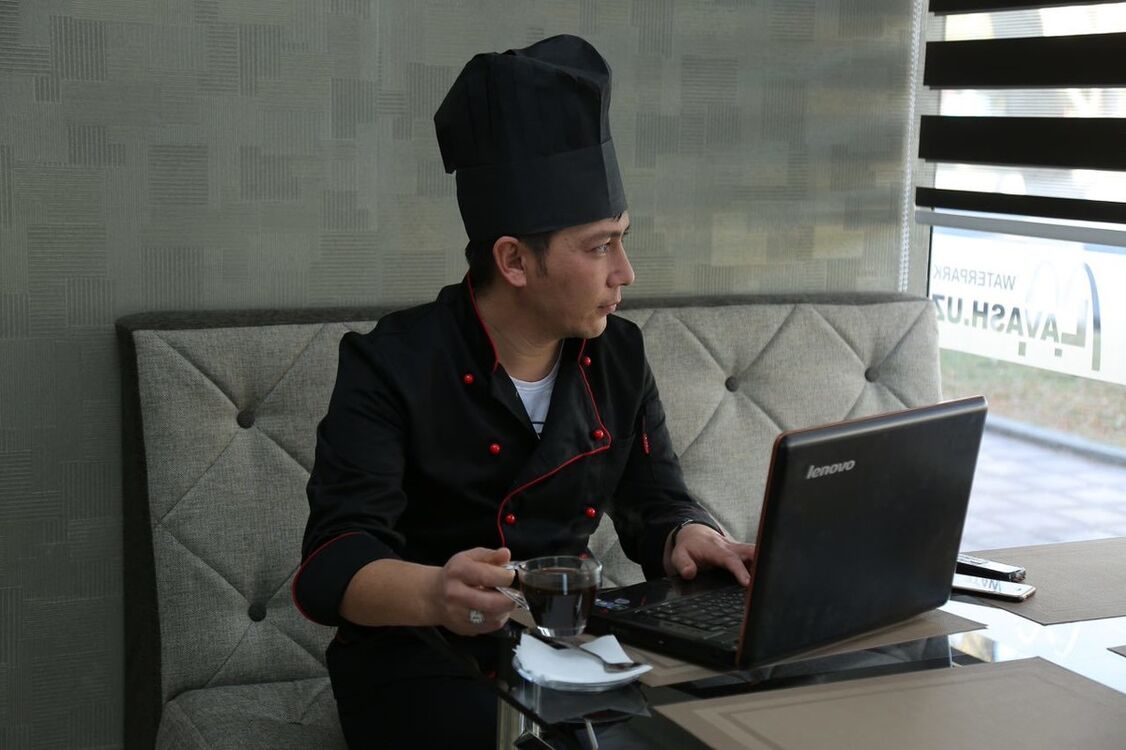  19564950  Hikmatilla, 40 ,    