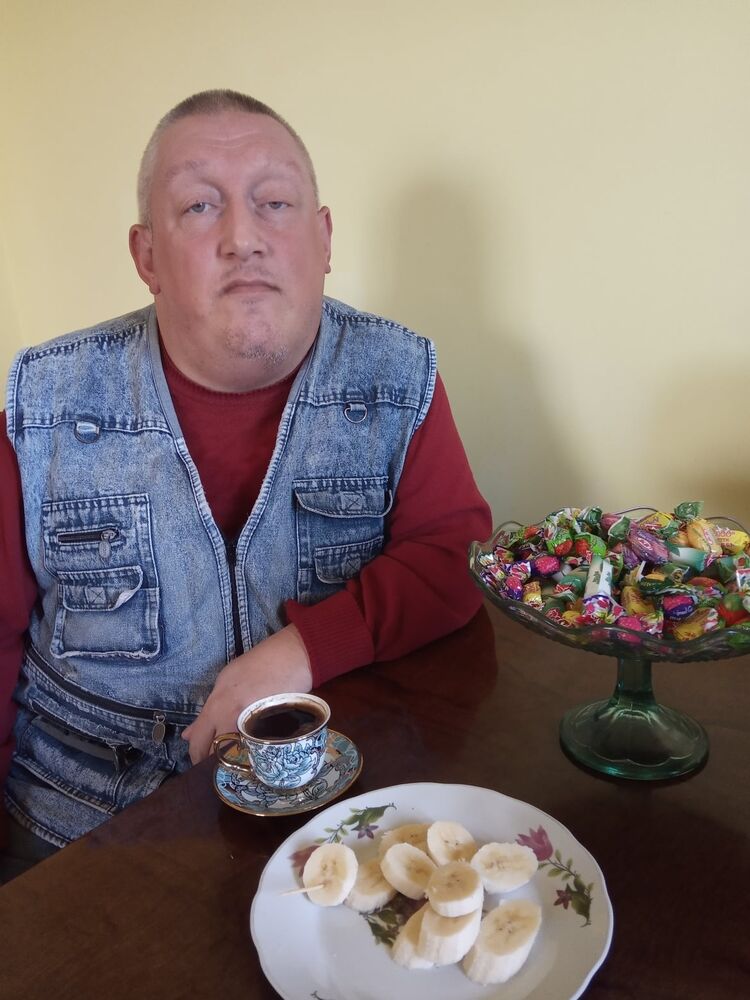  ,   Gevorg, 42 ,   ,   
