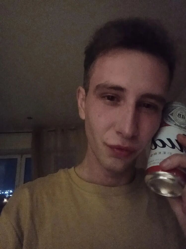  ,   Vlad, 22 ,   ,   