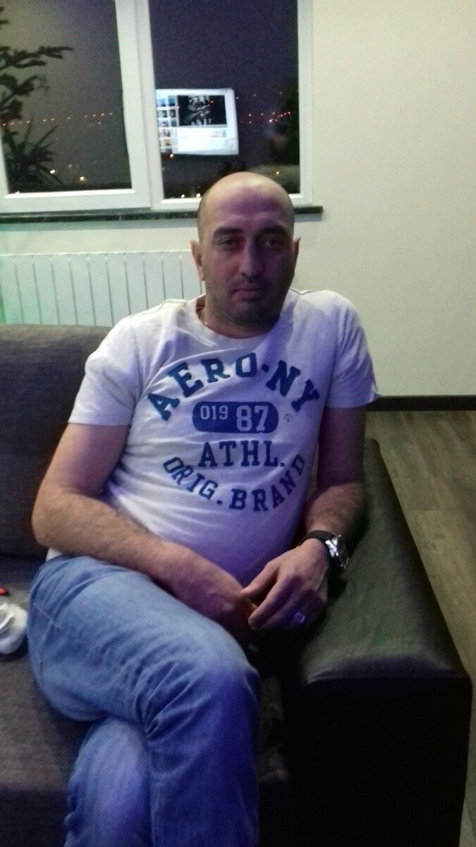  18850960  Jano, 43 ,    