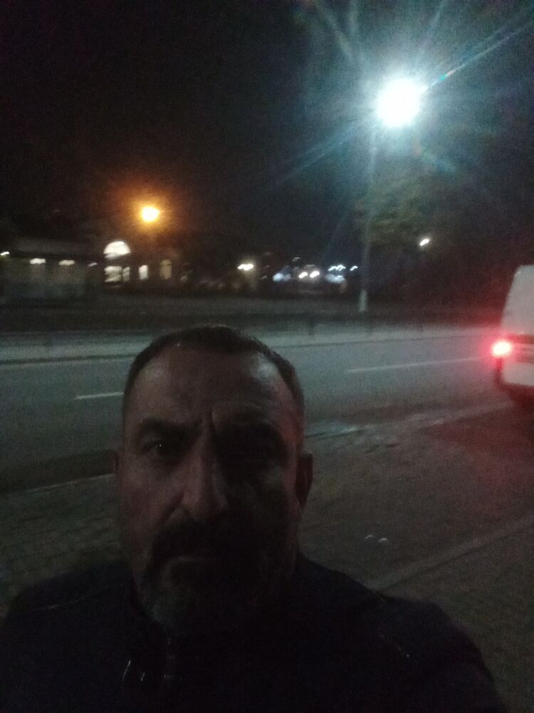 38808470  Okan, 49 ,    