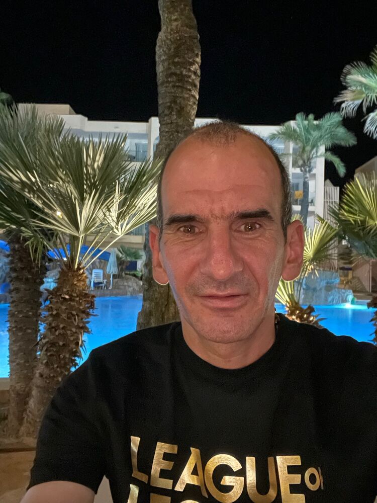  Abbots Langley,   , 48 ,   c 