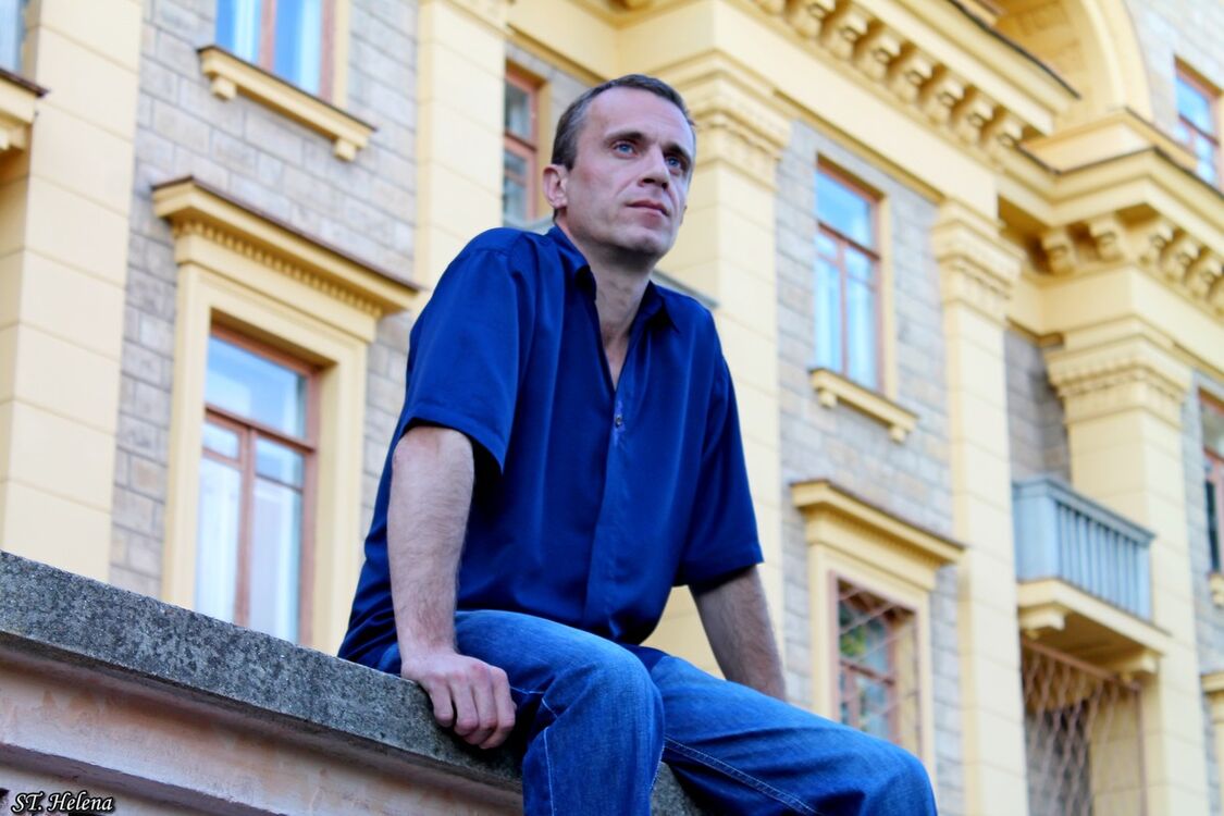  4397000  Vlad, 46 ,    