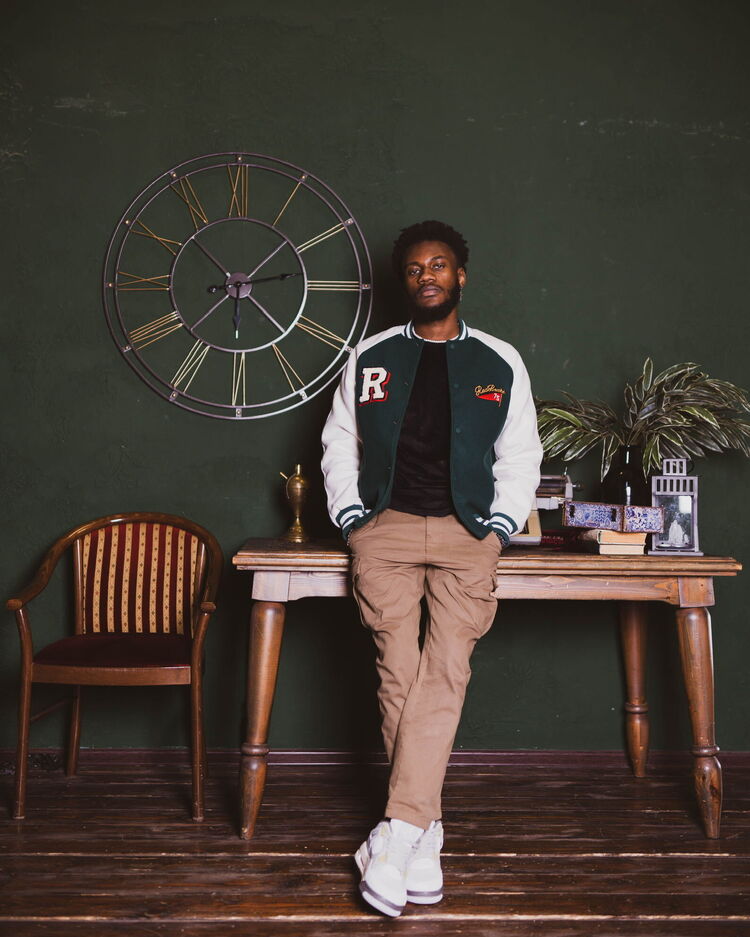  51545050  Vince, 25 ,    