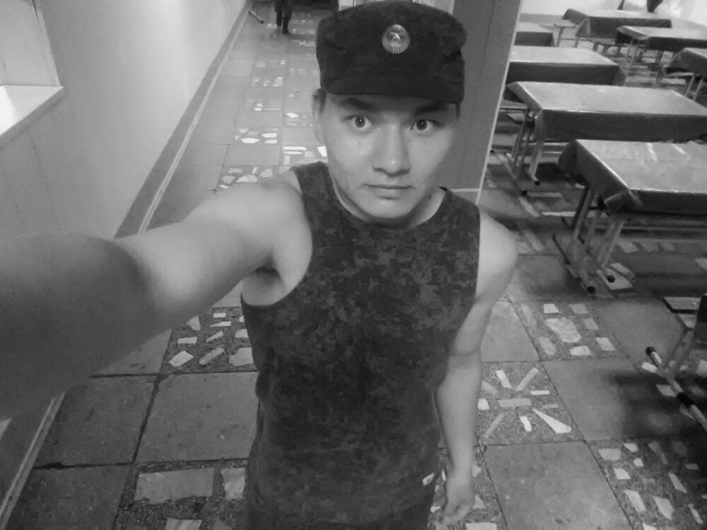  10322390  Ruslan, 28 ,    