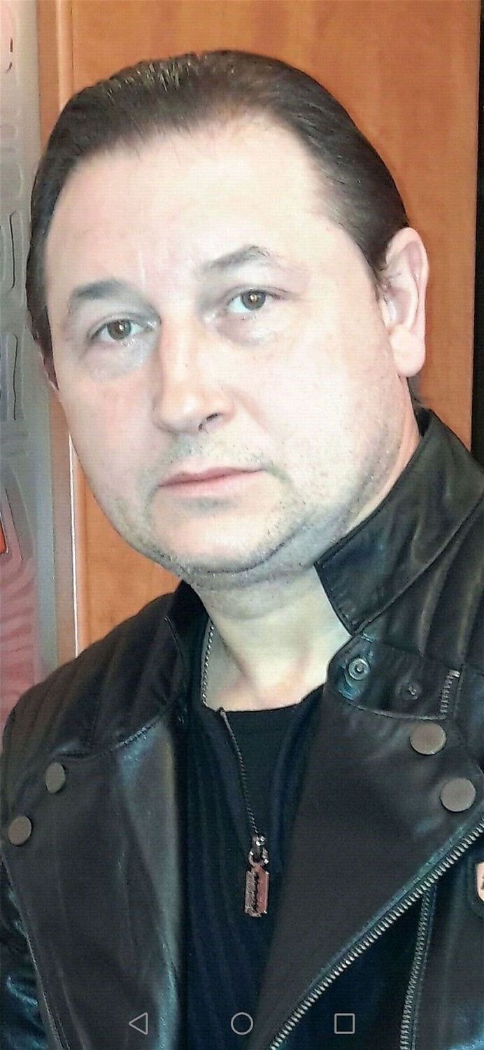  54549790  Alexander, 47 ,    