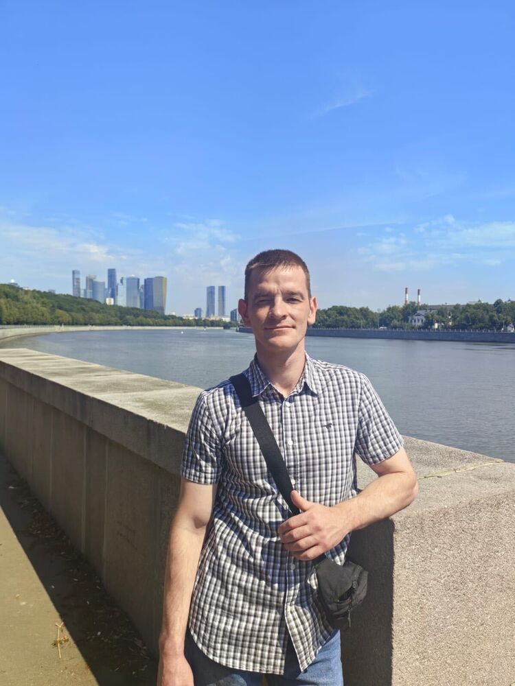  52658850  , 32 ,    --