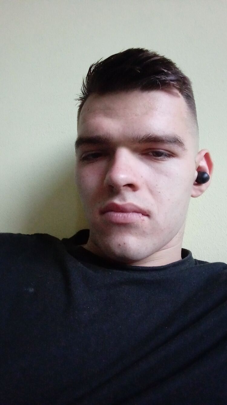  25148250  Sasha, 24 ,    