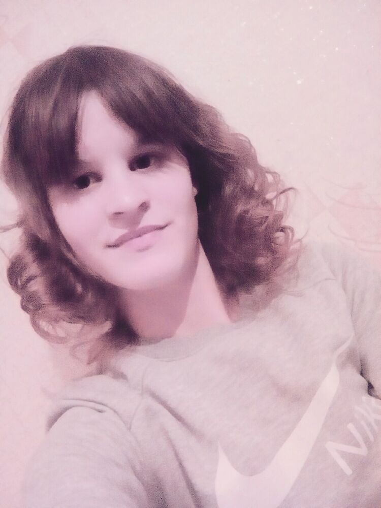  ,   Liza, 24 ,  
