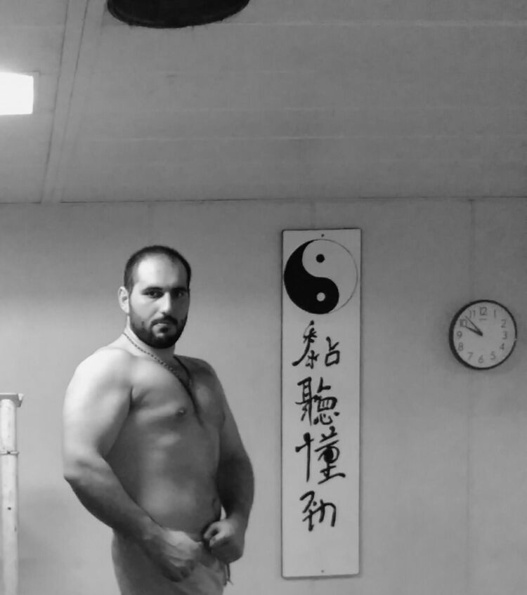  ,   Levan, 32 ,   ,   , c 