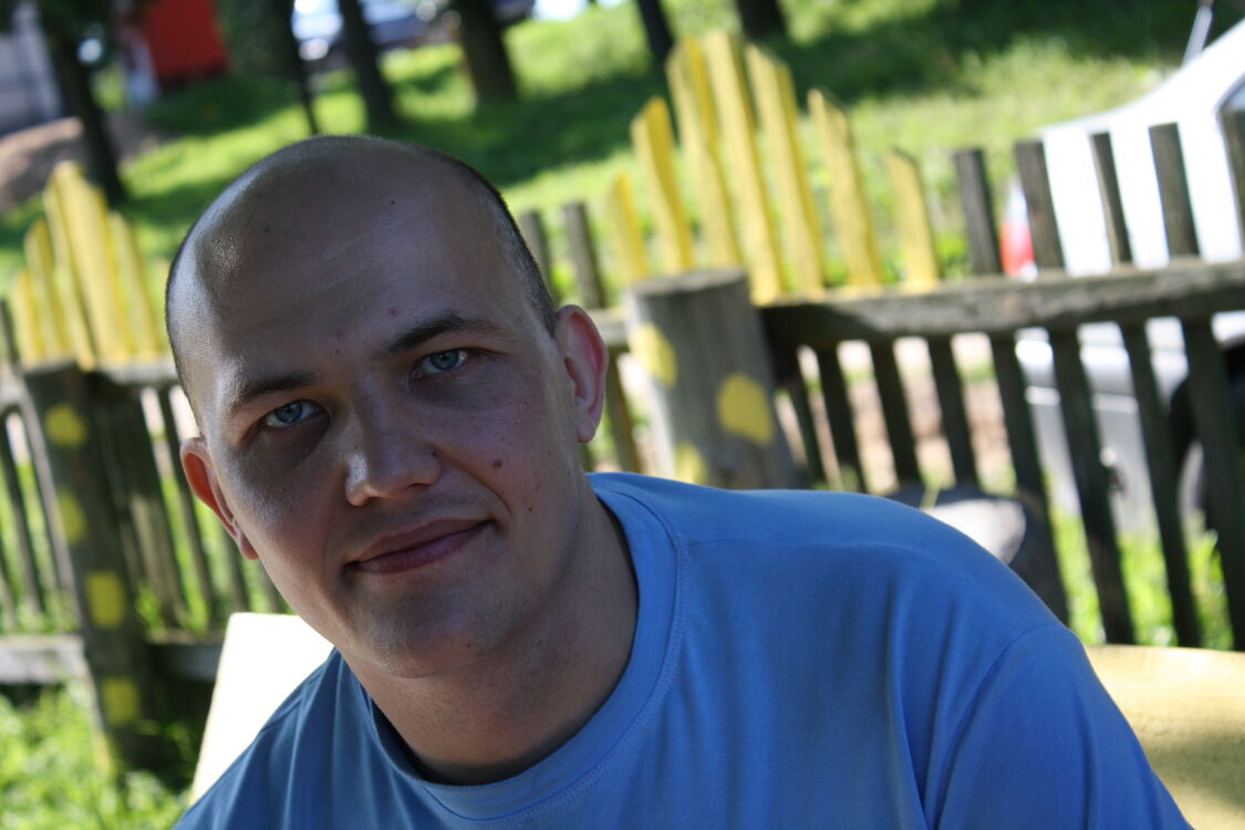  53677240  VIK, 47 ,    