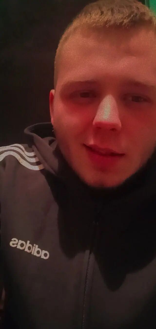  28267000  Viktor, 23 ,    