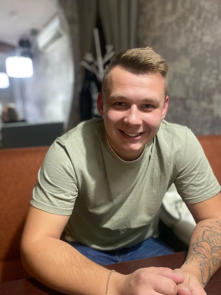  44053760  Male, 27 ,    