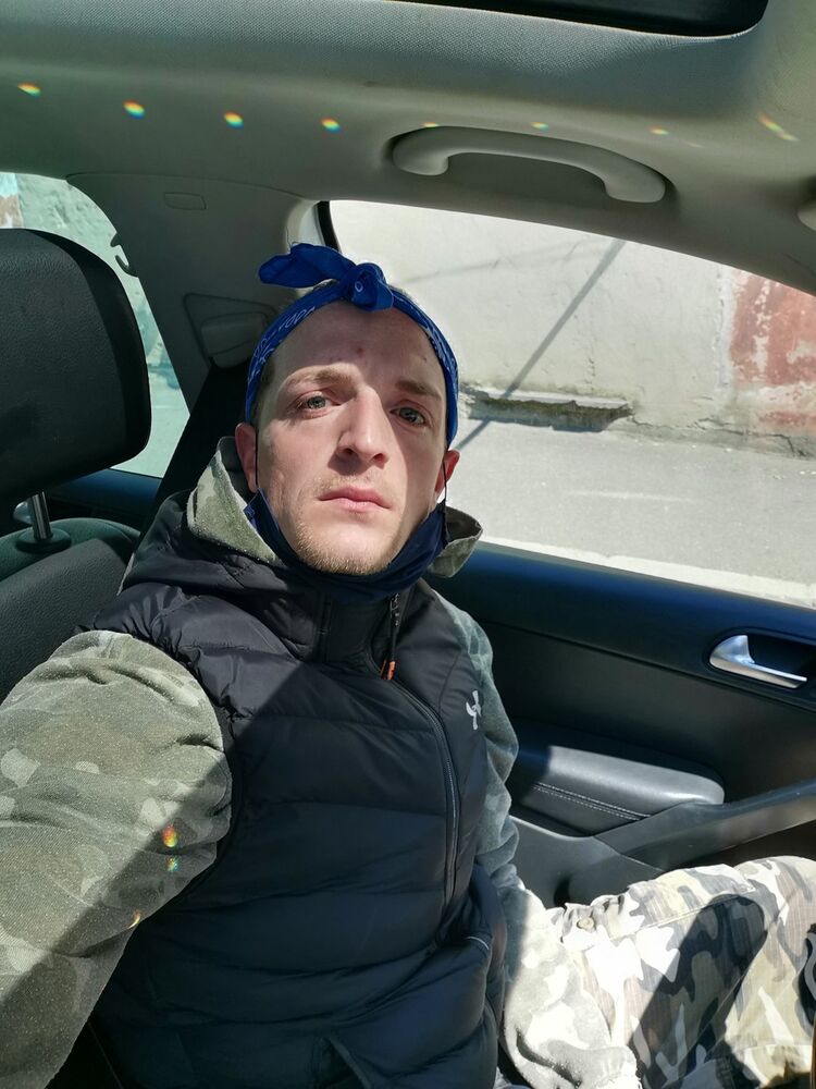  19602840  Moqalaqe, 35 ,    
