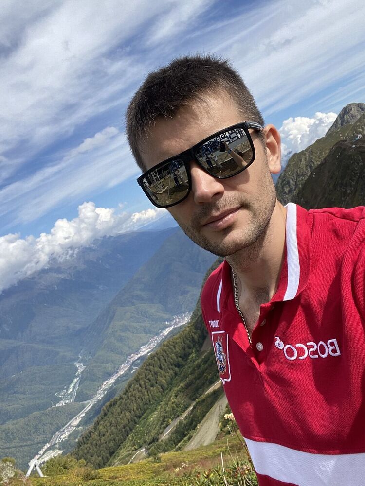  52724790  Aleksander, 31 ,    