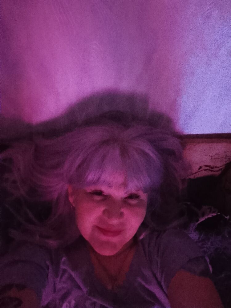  48600670  Sandra, 55 ,    