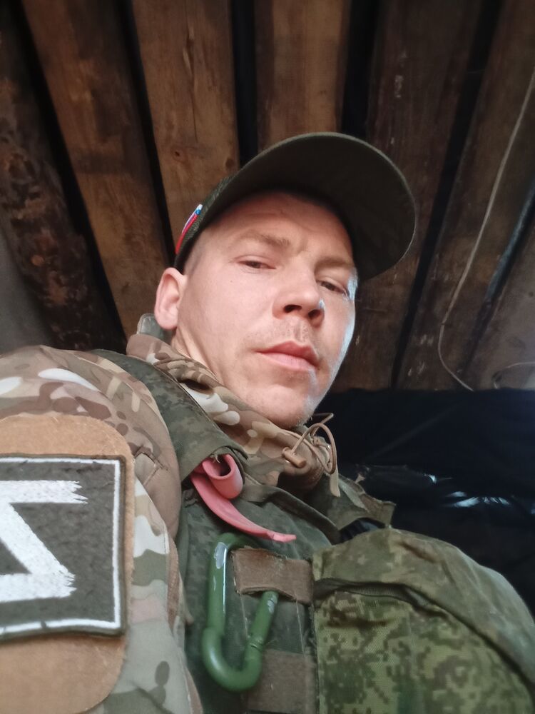  42227010  Vladimir, 36 ,    