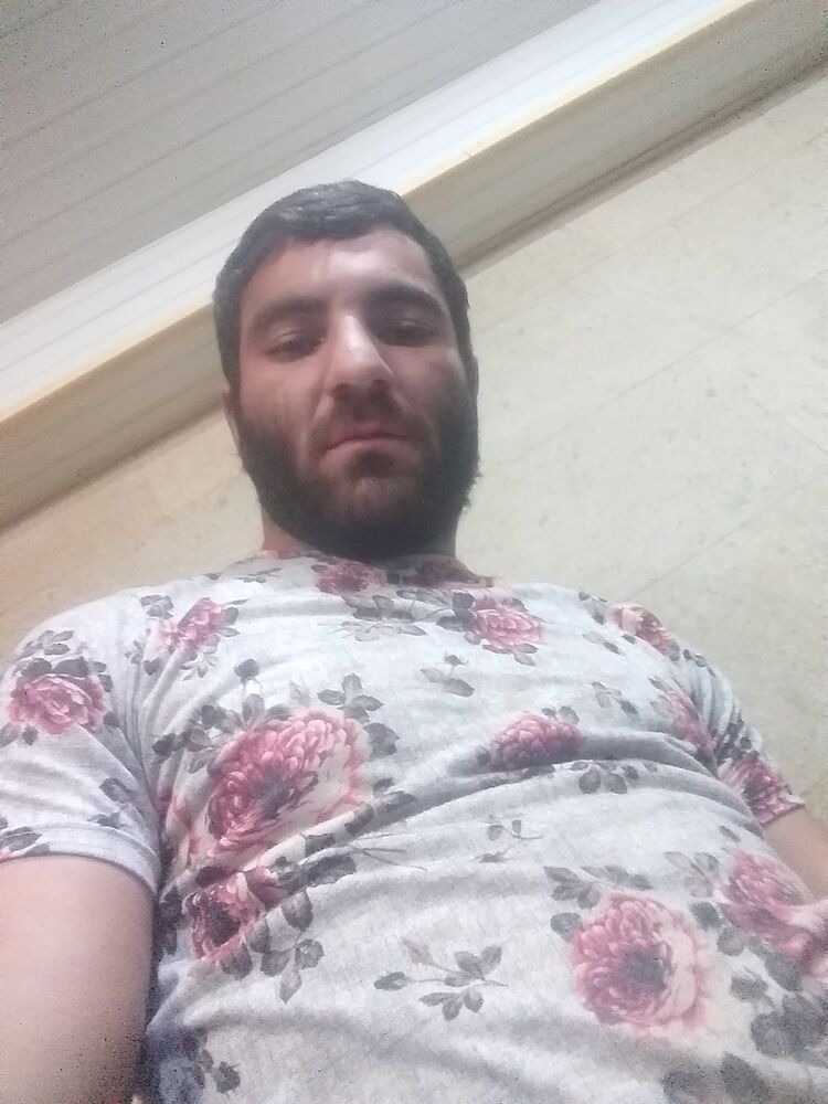  18615420  MANUKYAN, 32 ,    