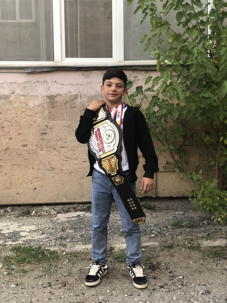 ���� 52106090 ����� Khacik, 18 ���, ���� ���������� � ������