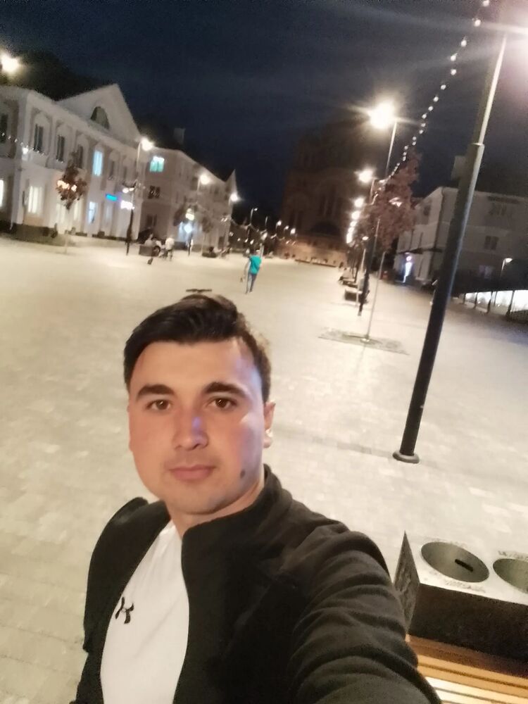  41920310  Ruslan, 32 ,    