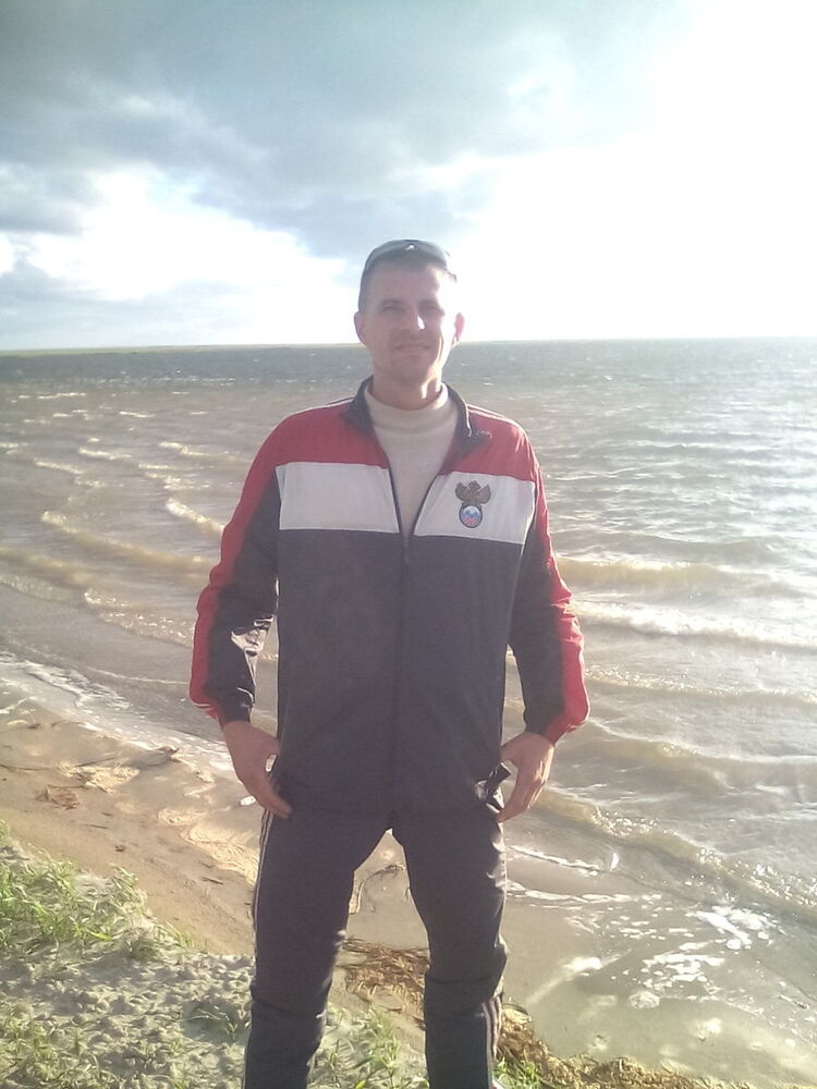  8752460  VADIM, 48 ,    