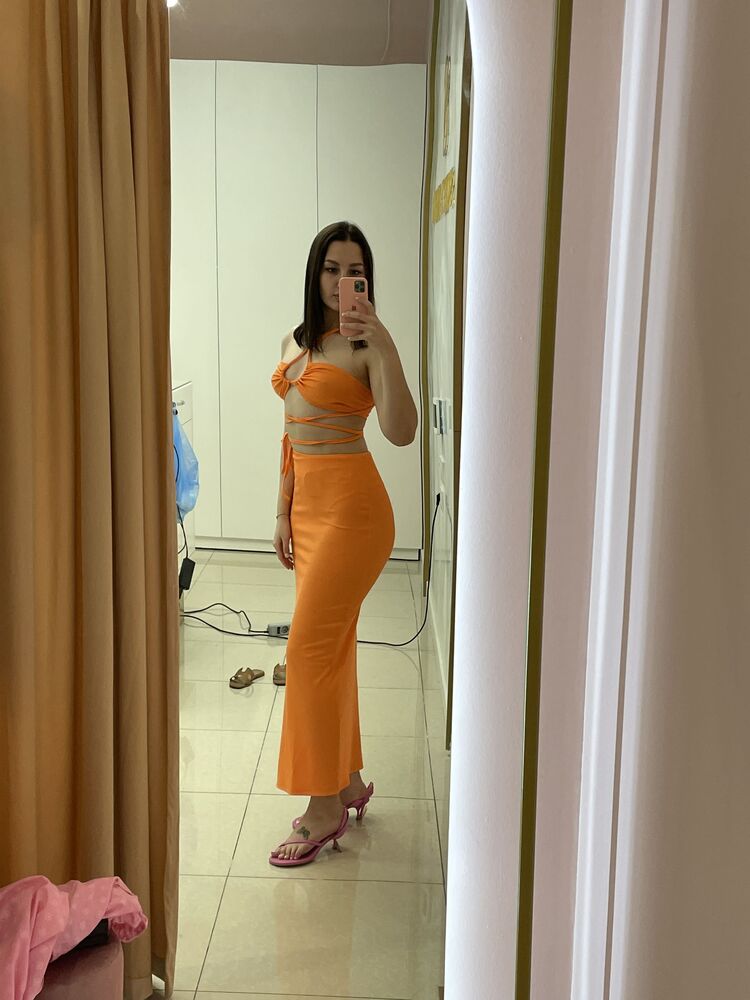  ,   Diana, 24 ,   ,   