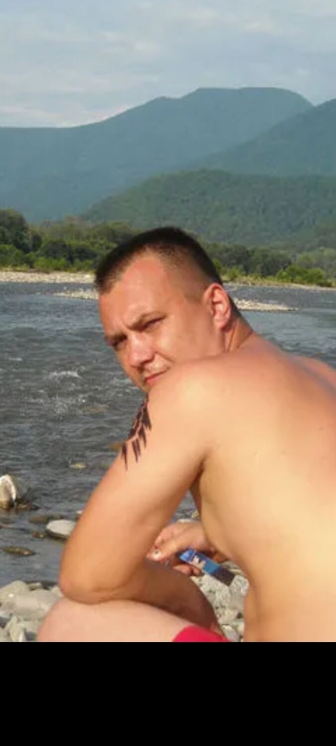  53496590  Denis, 48 ,    --