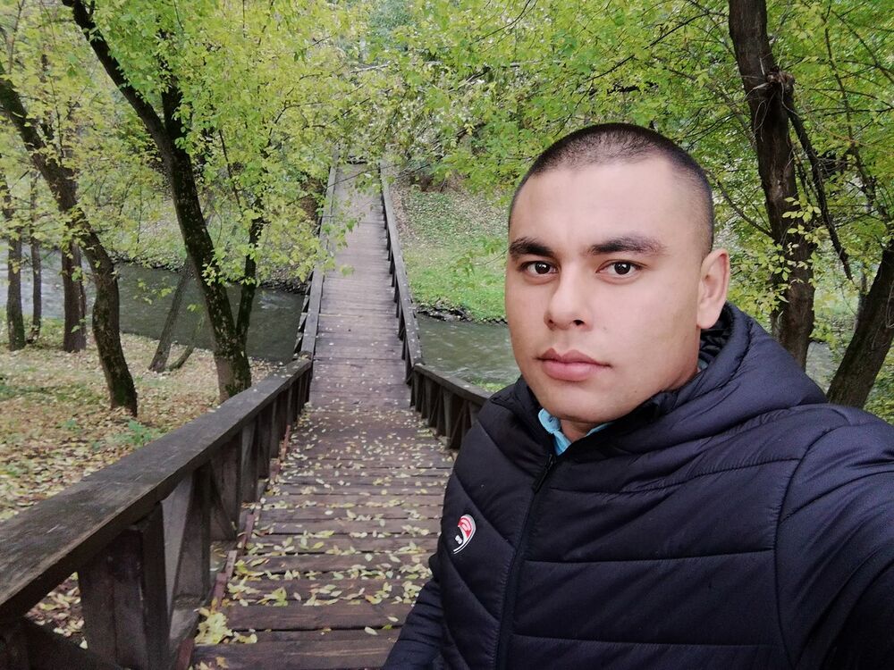  ,   Xasan, 31 ,  