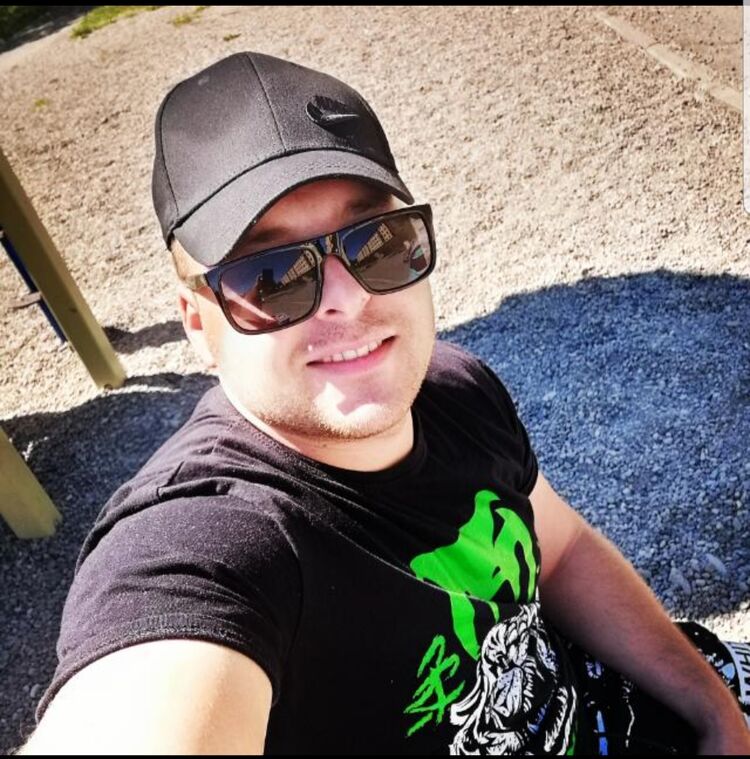  31142160  Dmitry, 29 ,    