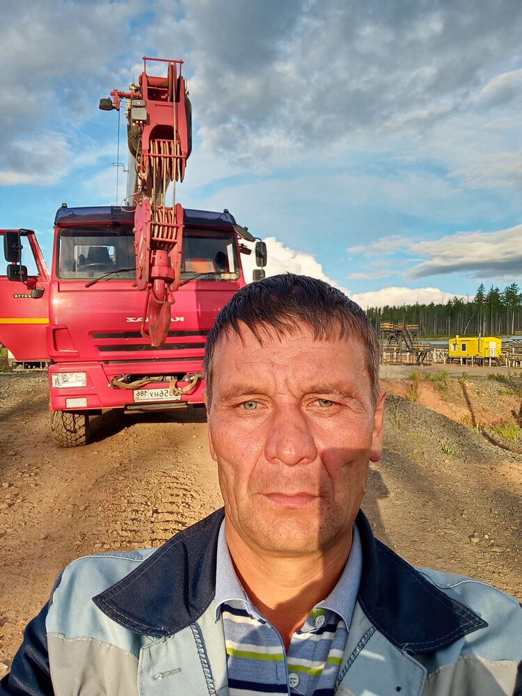  ,   Vlad, 46 ,   c 