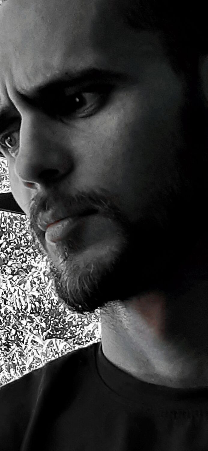  27715220  Valentin, 34 ,    --