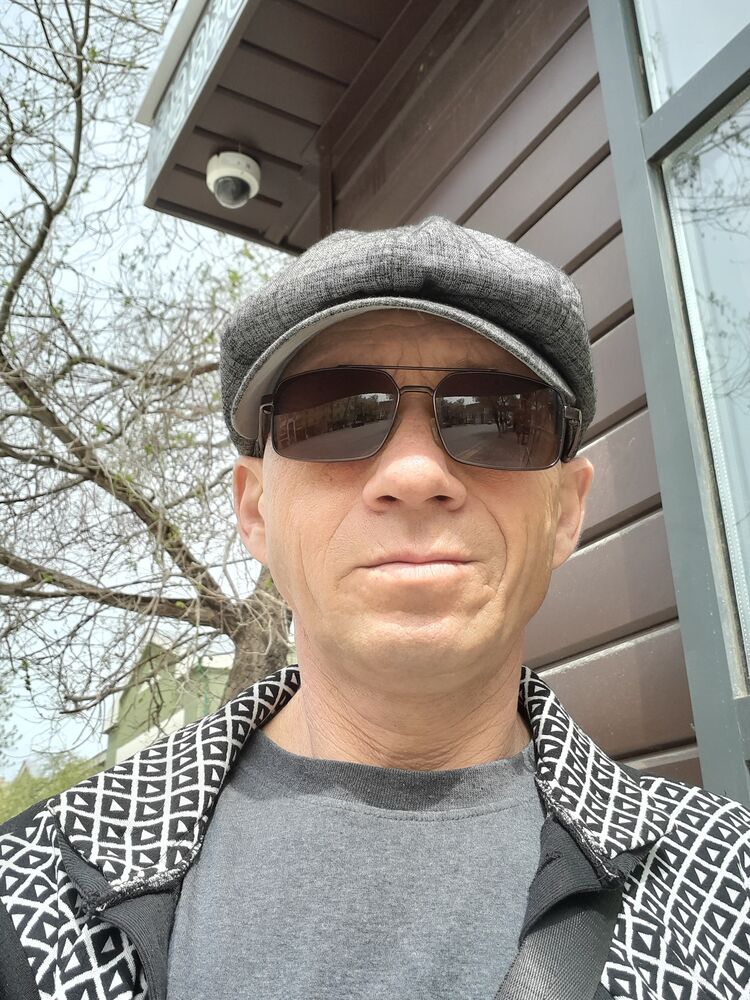  ,   Ruslan, 51 ,   ,   , c , 