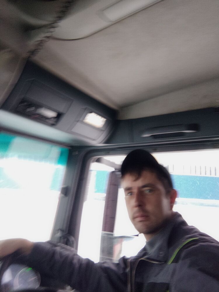  25623340  , 37 ,    