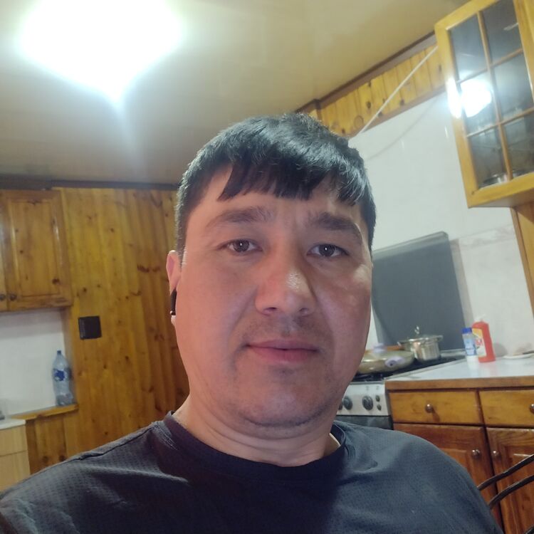  43139700  Jurabek, 39 ,    
