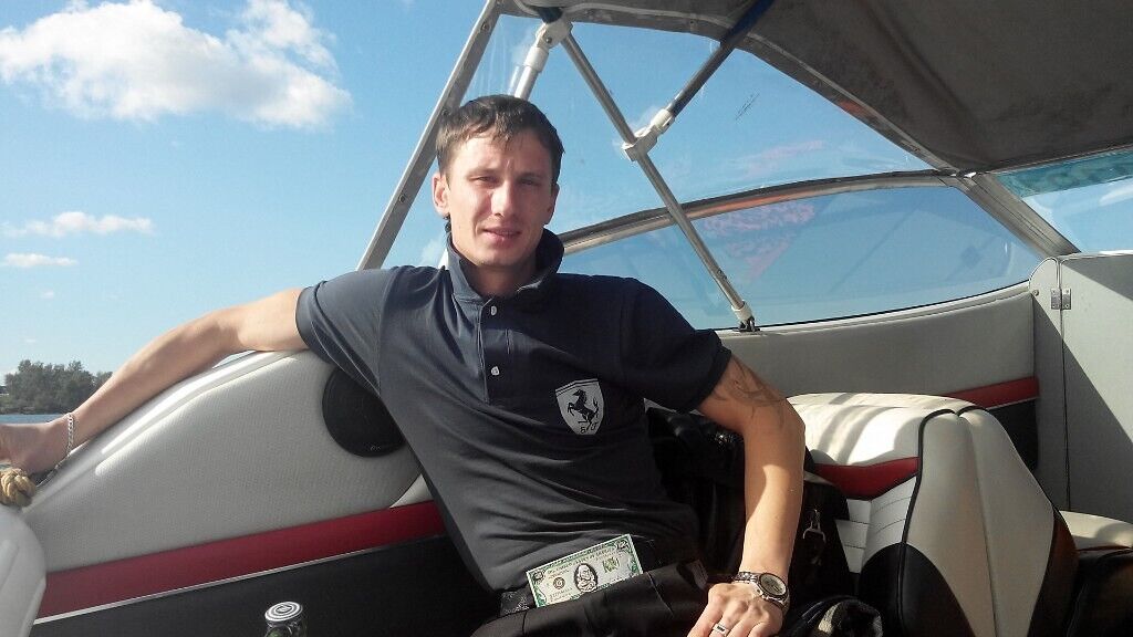  54379130  GOLD, 42 ,    