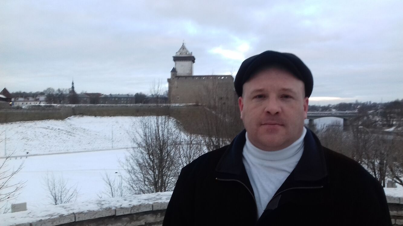  48719370  Andrei, 49 ,    