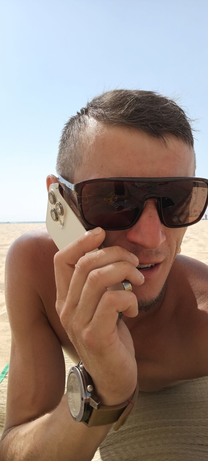  38086280  Ivan, 33 ,    