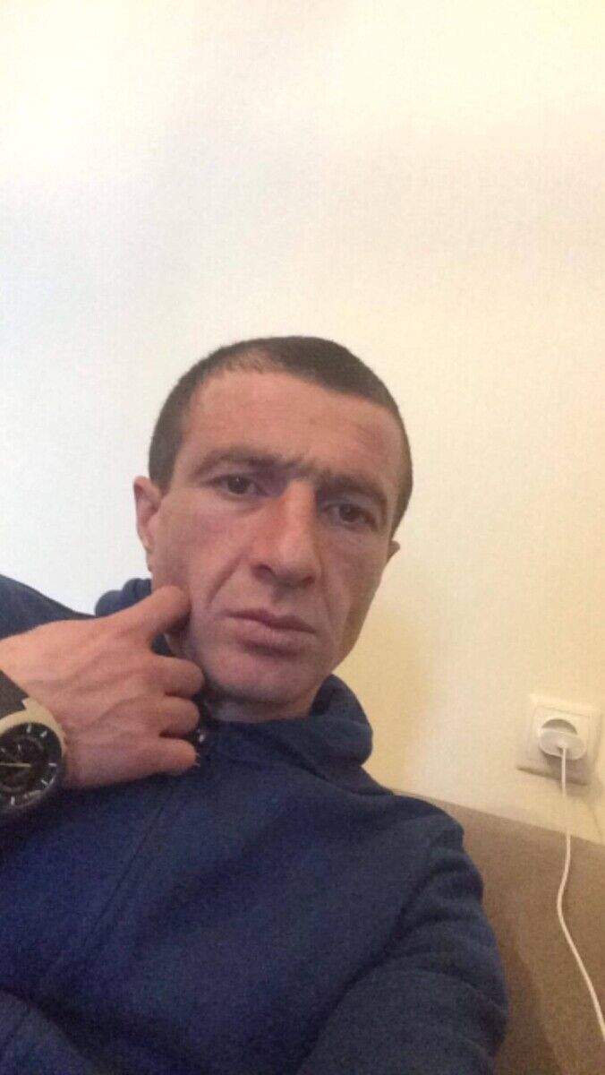  22238520  Vaska, 43 ,    