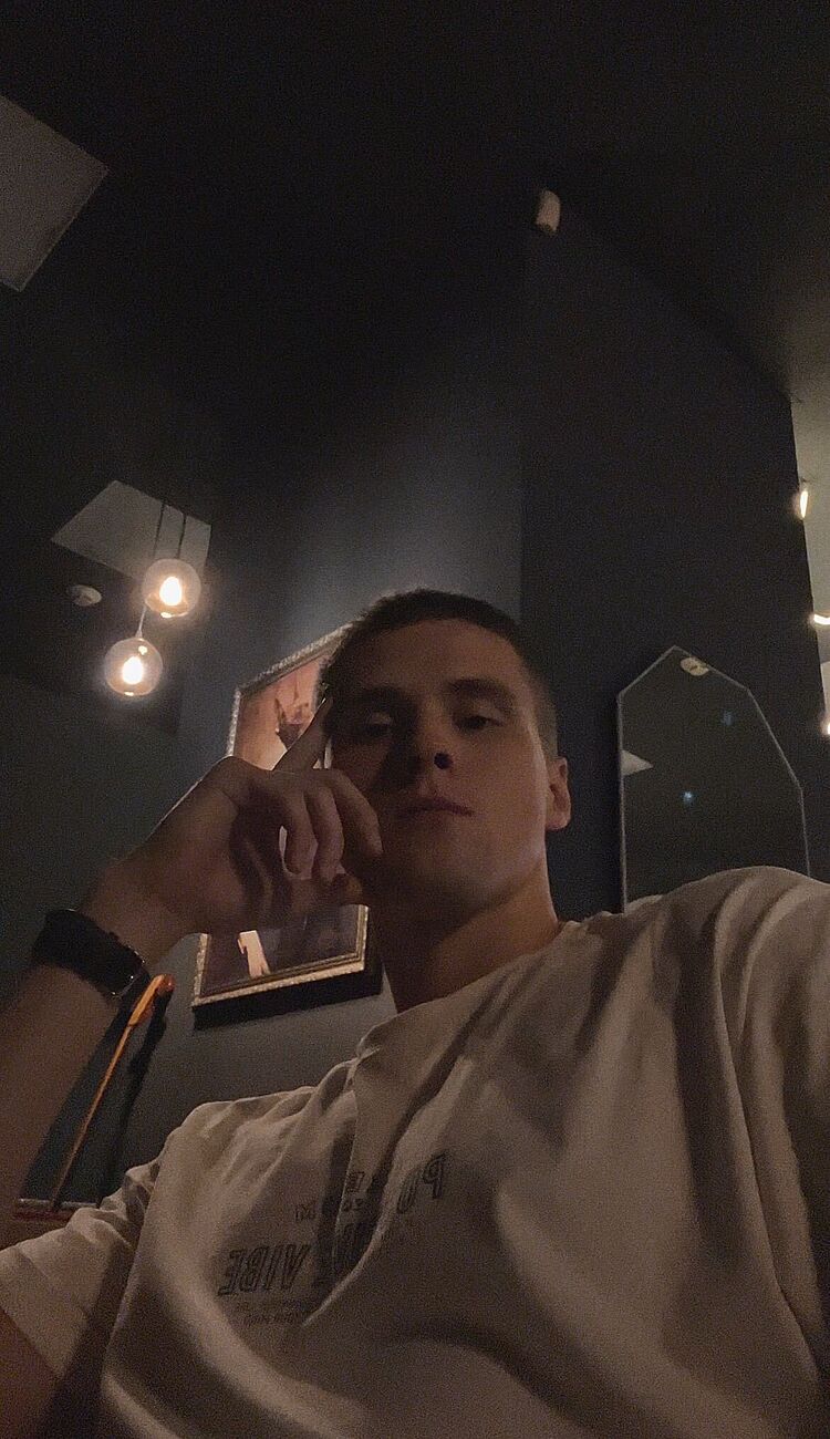 49035730  , 22 ,    