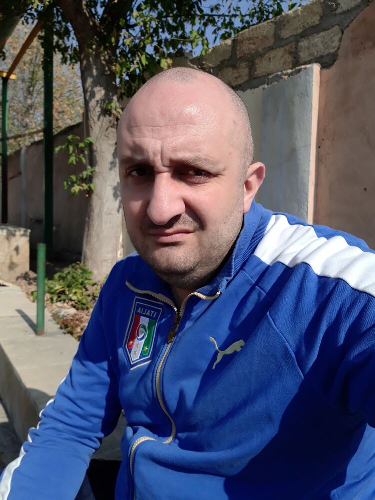  ,   Leon, 44 ,   ,   , c 