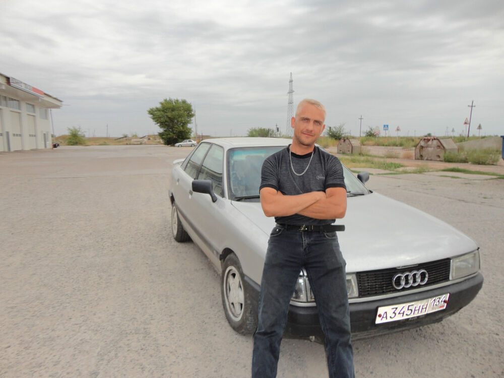  44676940  Vladimir, 48 ,    