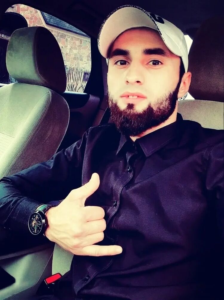  39033250  Umar, 29 ,    