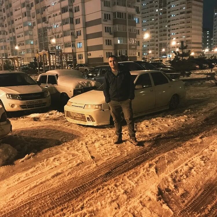  25690810  Den, 33 ,    