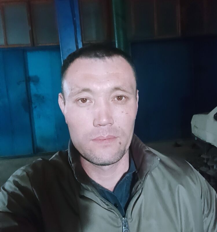  50392370  Dauren, 39 ,    