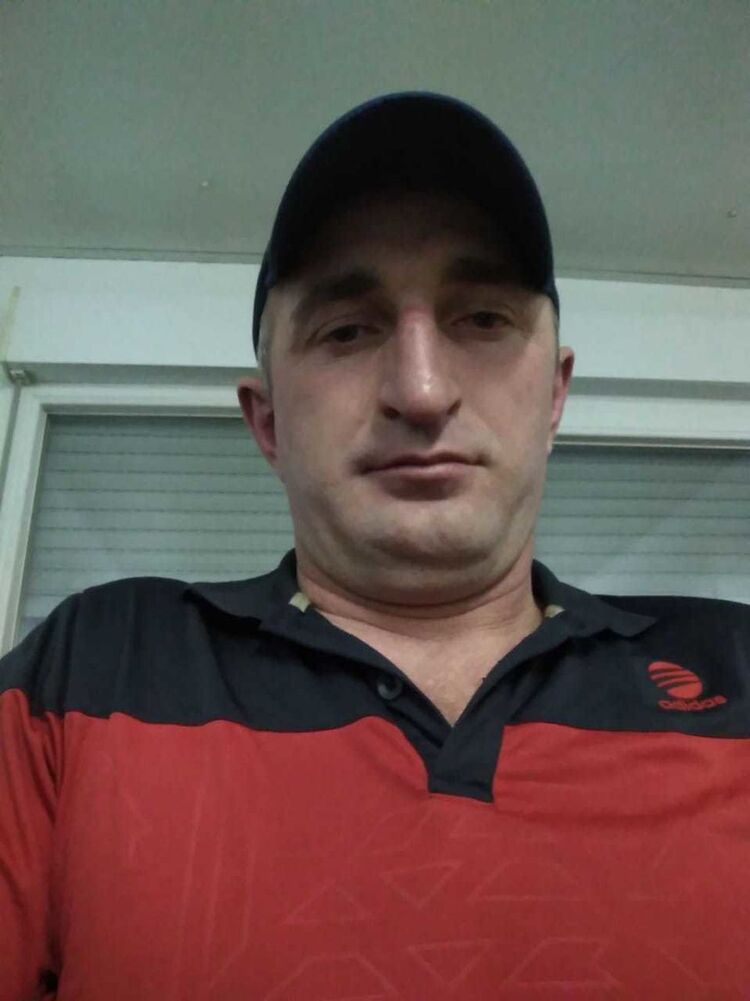  18459000  Magomed, 43 ,    