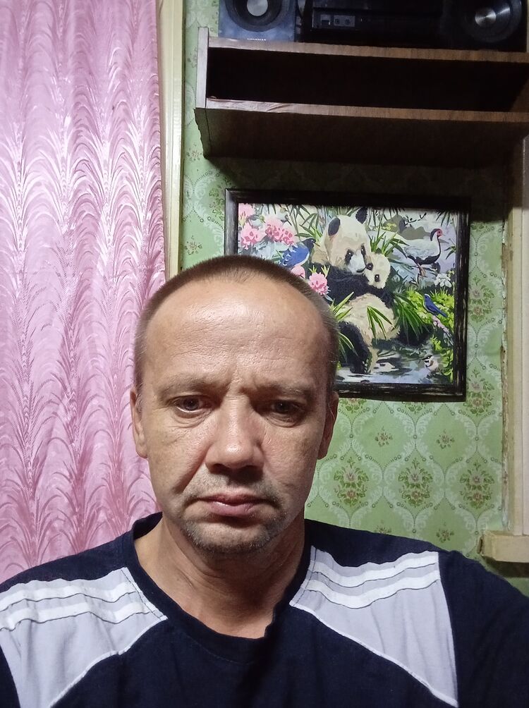  37723890  Vasily, 45 ,    