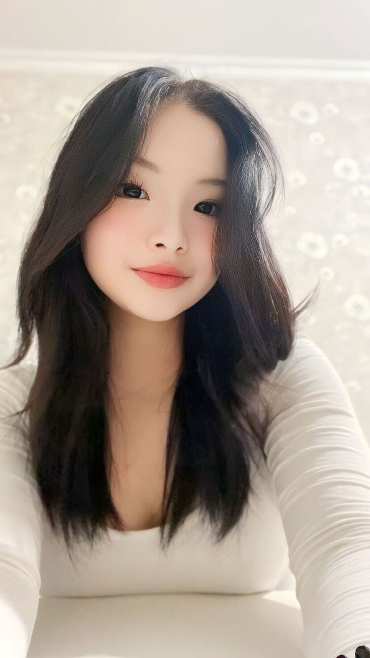  ,   Nina, 19 ,   ,   