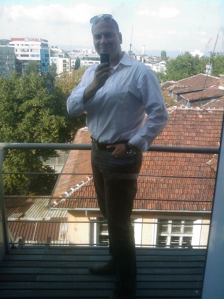  25770710  Mihail, 49 ,    
